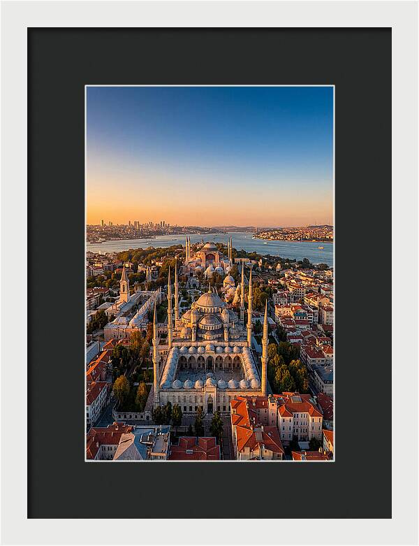 Istanbuls Majestic Skyline