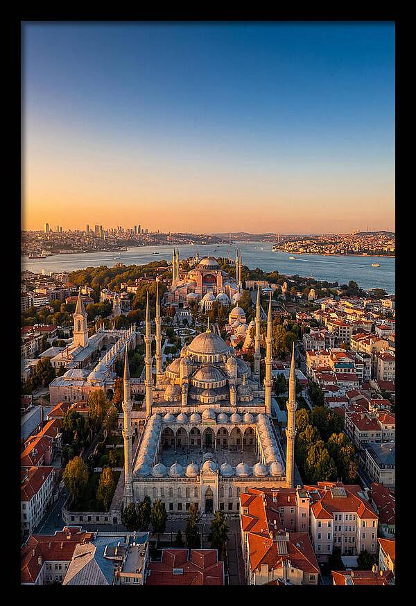 Istanbuls Majestic Skyline