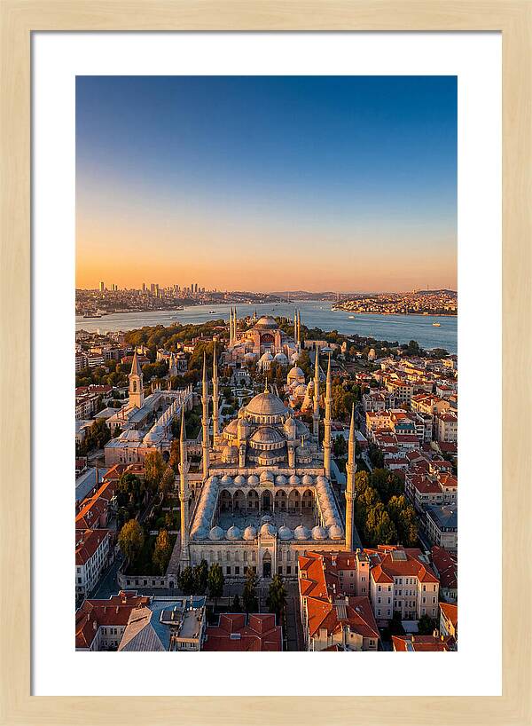 Istanbuls Majestic Skyline