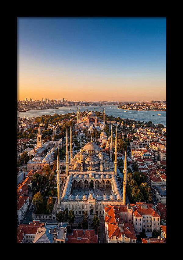 Istanbuls Majestic Skyline