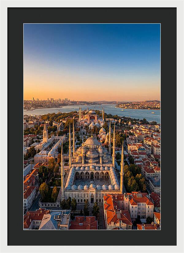Istanbuls Majestic Skyline