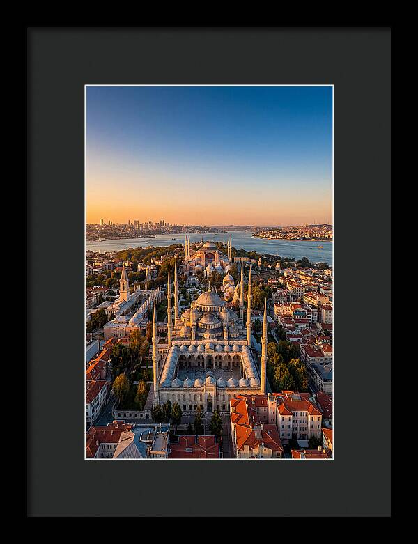 Istanbuls Majestic Skyline