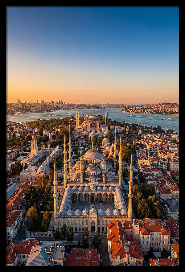 Istanbuls Majestic Skyline