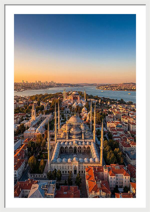 Istanbuls Majestic Skyline