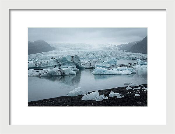 Jkulsrln Glacier Lagoon Serenity