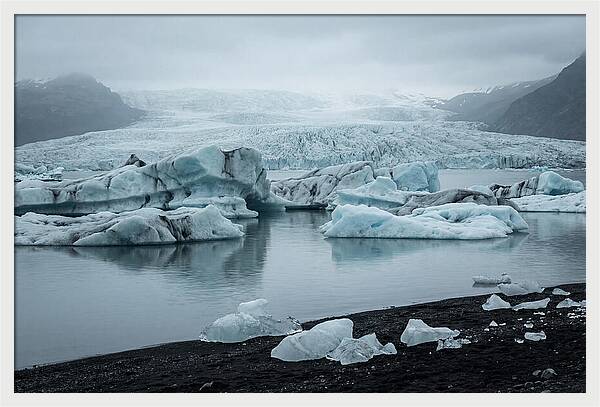 Jkulsrln Glacier Lagoon Serenity