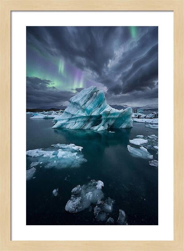 Jkulsrln Glacier Lagoon Under Aurora