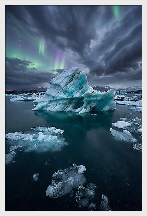 Jkulsrln Glacier Lagoon Under Aurora