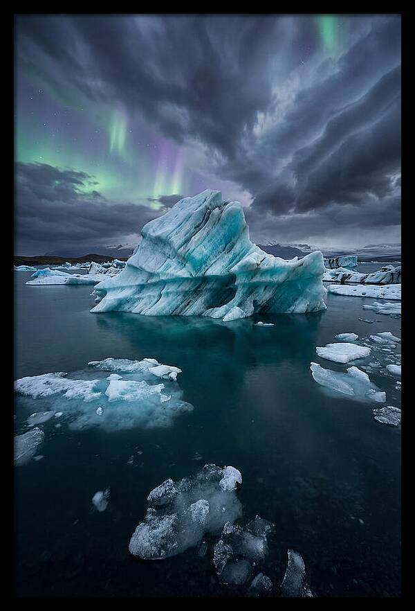 Jkulsrln Glacier Lagoon Under Aurora