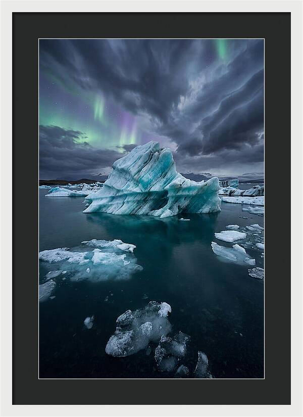 Jkulsrln Glacier Lagoon Under Aurora