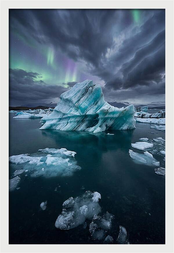 Jkulsrln Glacier Lagoon Under Aurora