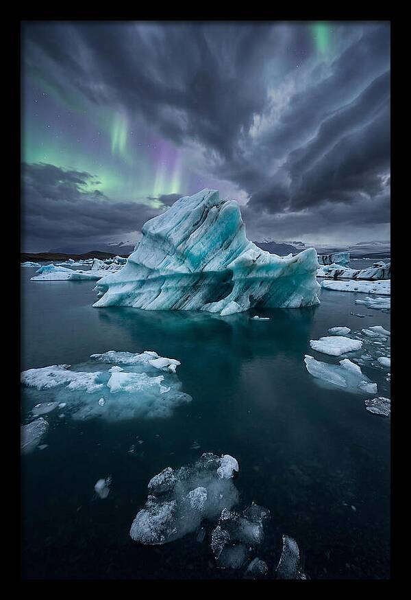Jkulsrln Glacier Lagoon Under Aurora