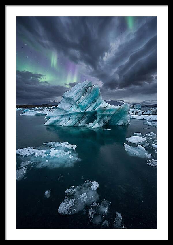 Jkulsrln Glacier Lagoon Under Aurora