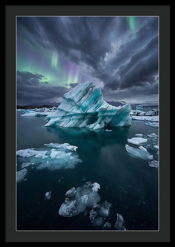 Jkulsrln Glacier Lagoon Under Aurora