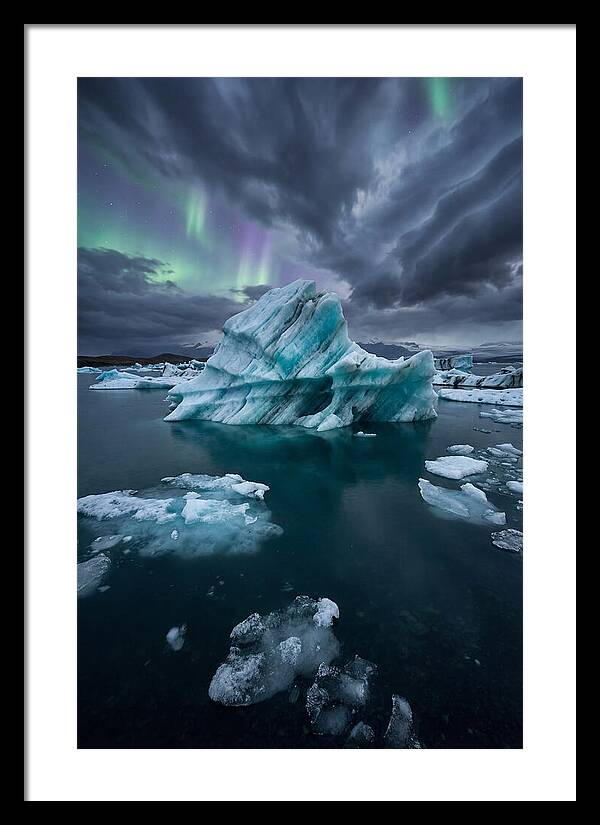 Jkulsrln Glacier Lagoon Under Aurora