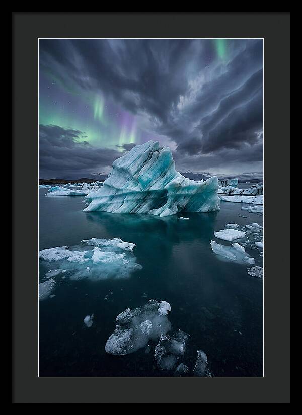 Jkulsrln Glacier Lagoon Under Aurora