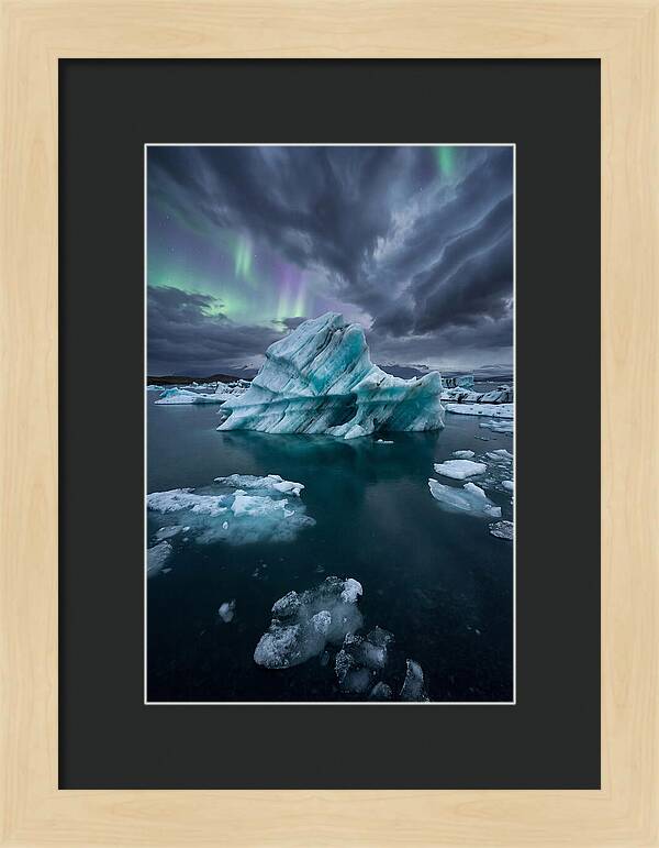 Jkulsrln Glacier Lagoon Under Aurora