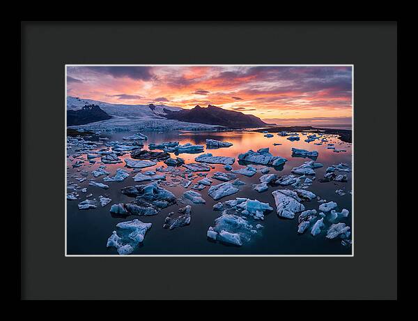 Jokulsarlon Glacier Lagoon At Sunset