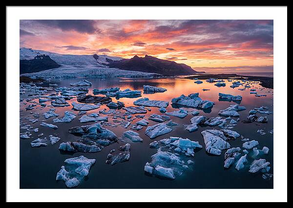 Jokulsarlon Glacier Lagoon At Sunset