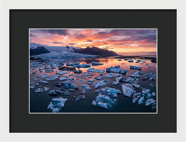 Jokulsarlon Glacier Lagoon At Sunset