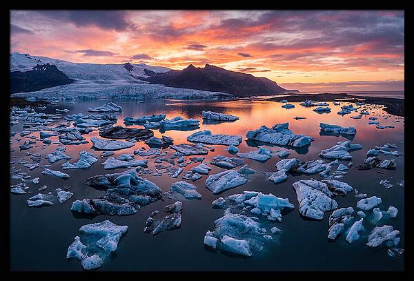 Jokulsarlon Glacier Lagoon At Sunset