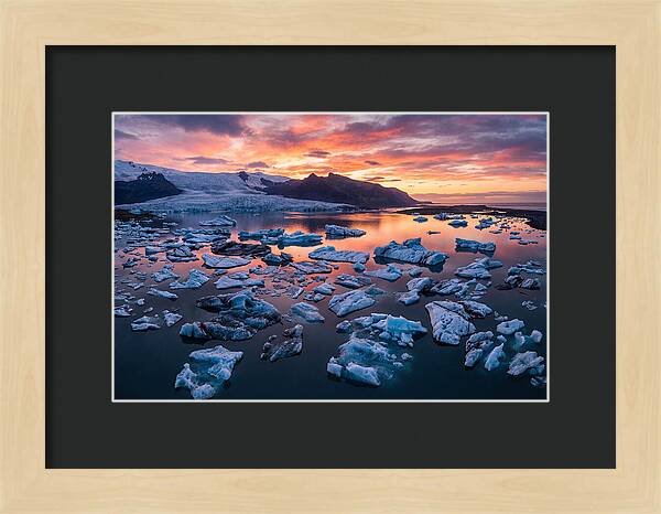 Jokulsarlon Glacier Lagoon At Sunset