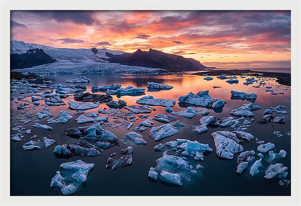 Jokulsarlon Glacier Lagoon At Sunset