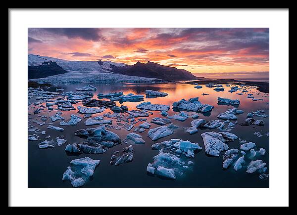 Jokulsarlon Glacier Lagoon At Sunset