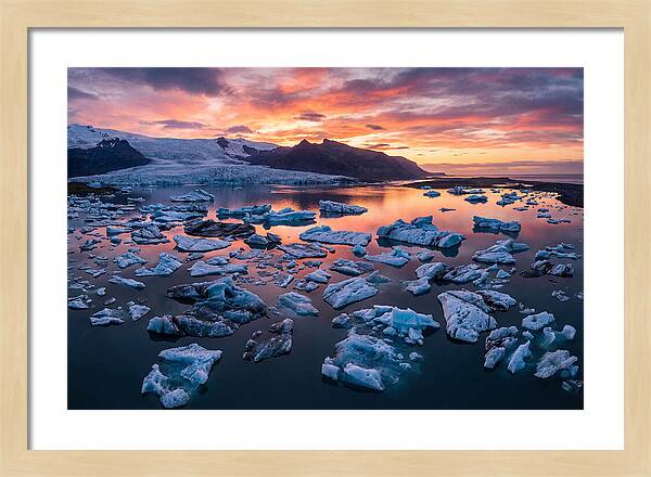 Jokulsarlon Glacier Lagoon At Sunset