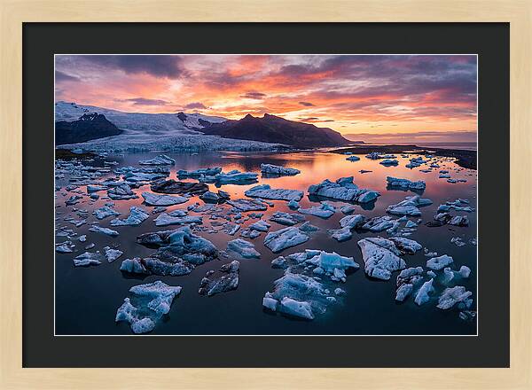 Jokulsarlon Glacier Lagoon At Sunset