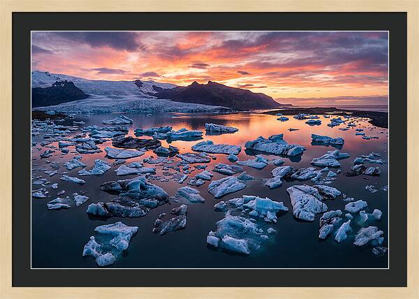 Jokulsarlon Glacier Lagoon At Sunset