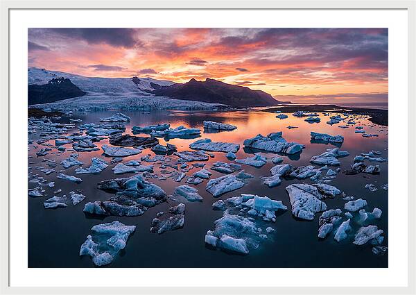 Jokulsarlon Glacier Lagoon At Sunset