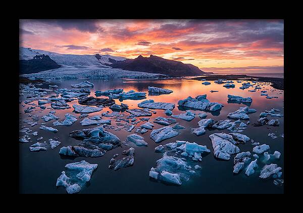 Jokulsarlon Glacier Lagoon At Sunset