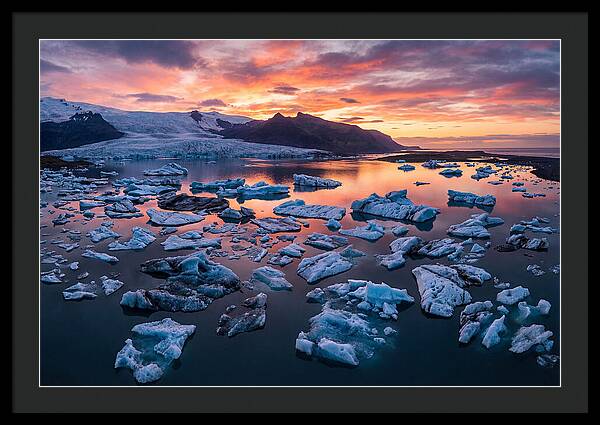 Jokulsarlon Glacier Lagoon At Sunset