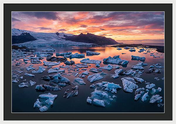 Jokulsarlon Glacier Lagoon At Sunset