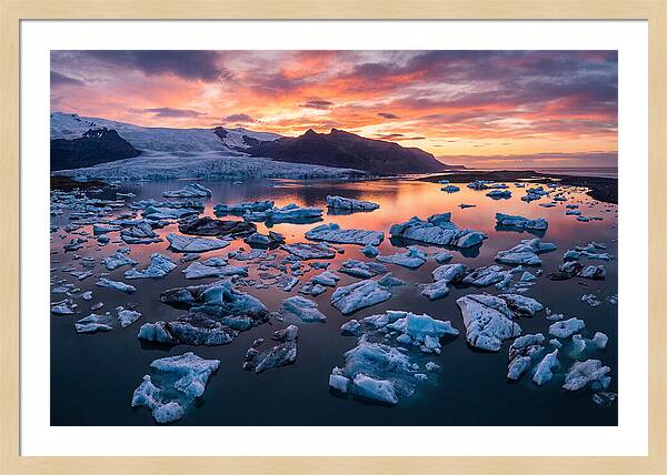 Jokulsarlon Glacier Lagoon At Sunset