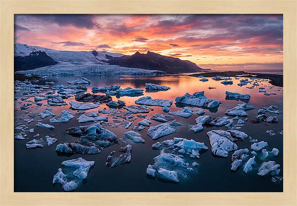 Jokulsarlon Glacier Lagoon At Sunset