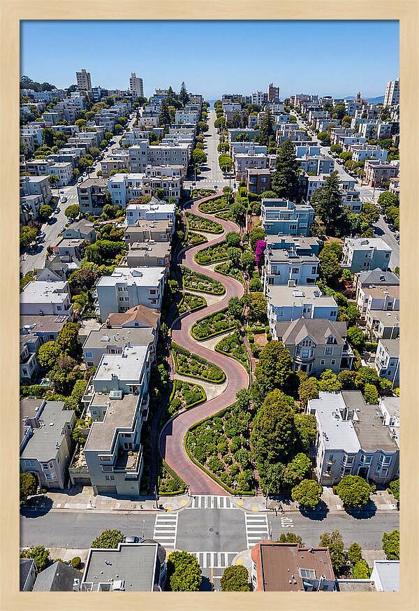 Lombard Streets Iconic Curves