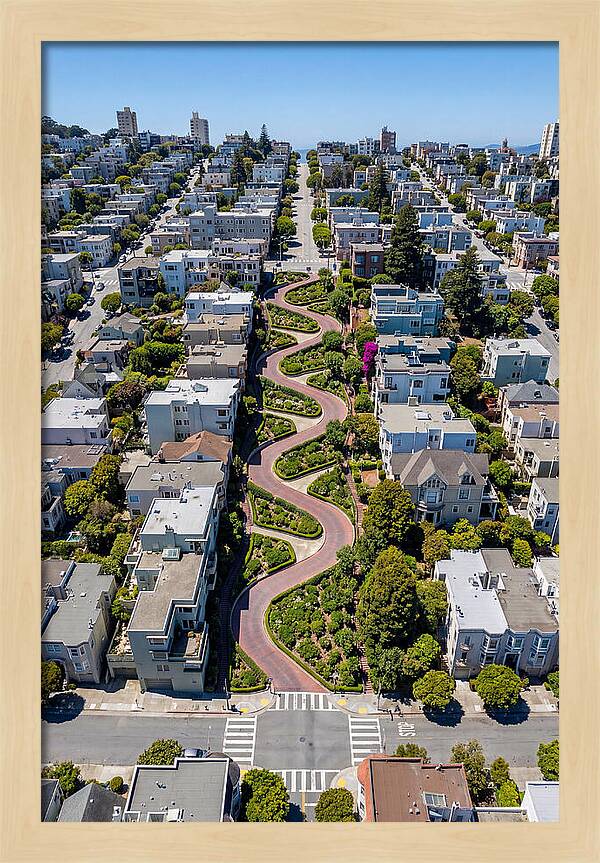Lombard Streets Iconic Curves