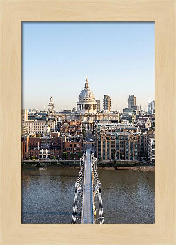 Londons Iconic St Pauls Cathedral