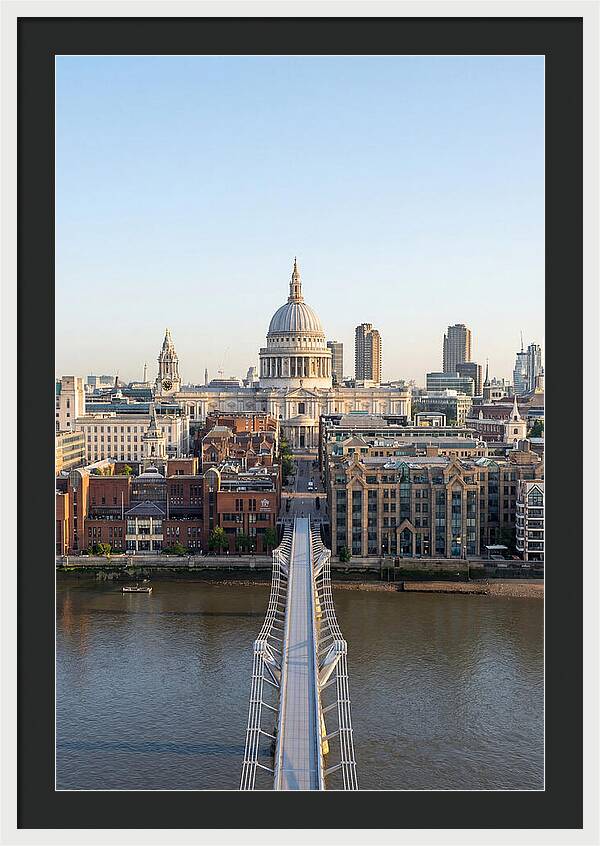 Londons Iconic St Pauls Cathedral