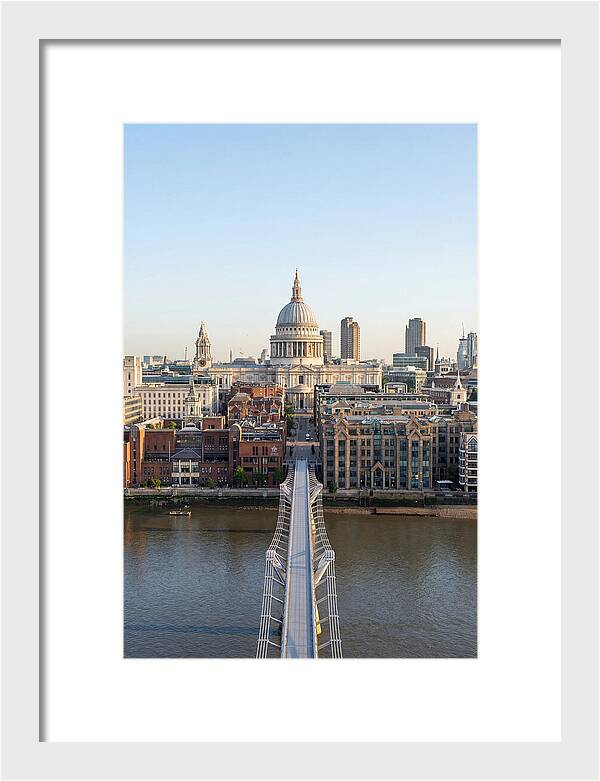 Londons Iconic St Pauls Cathedral