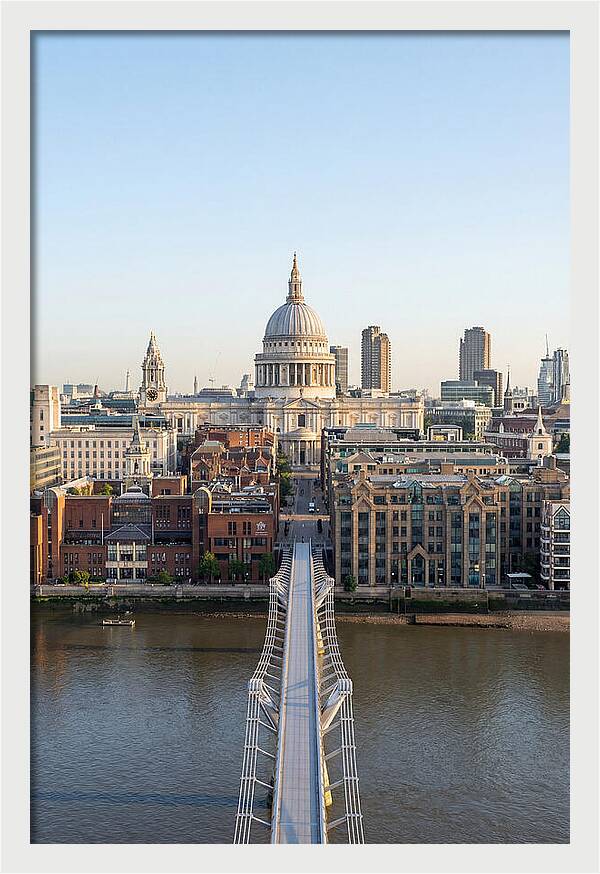 Londons Iconic St Pauls Cathedral