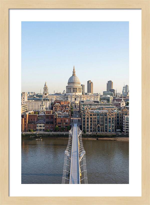 Londons Iconic St Pauls Cathedral