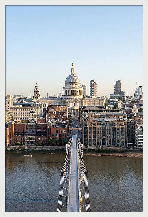 Londons Iconic St Pauls Cathedral
