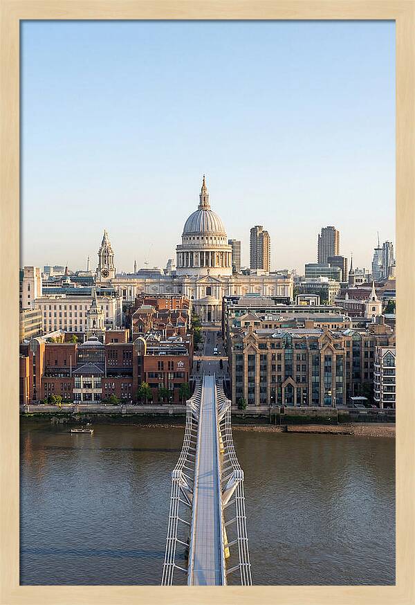 Londons Iconic St Pauls Cathedral
