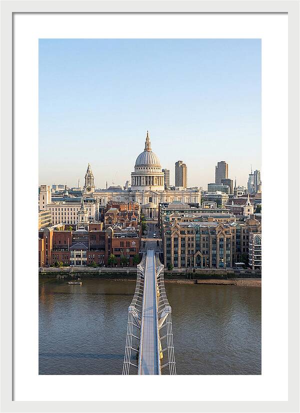 Londons Iconic St Pauls Cathedral