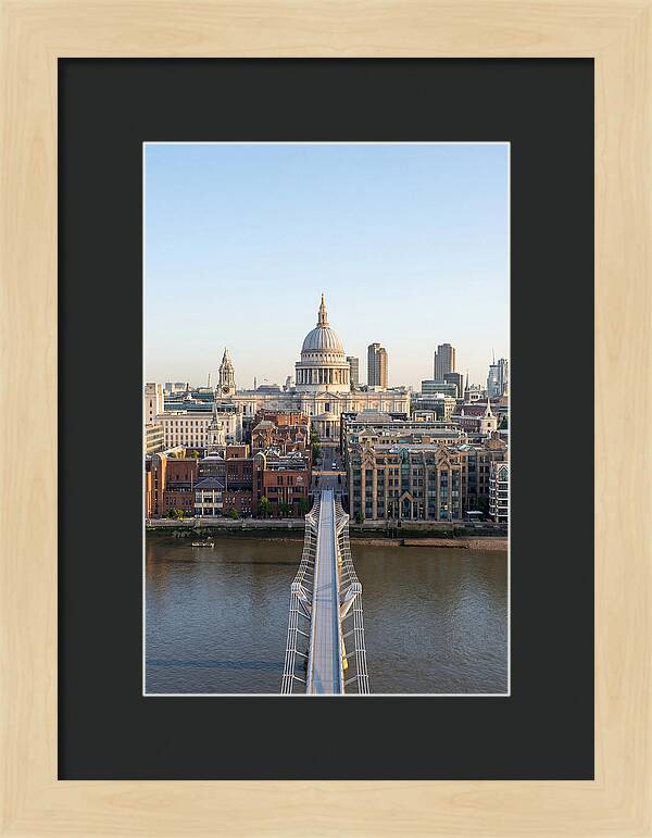 Londons Iconic St Pauls Cathedral