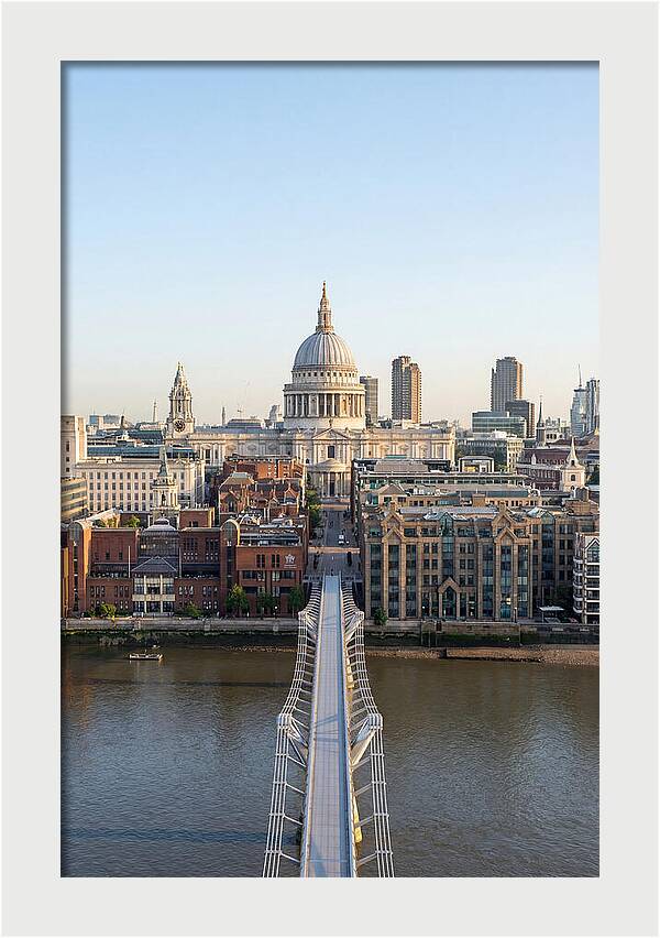 Londons Iconic St Pauls Cathedral