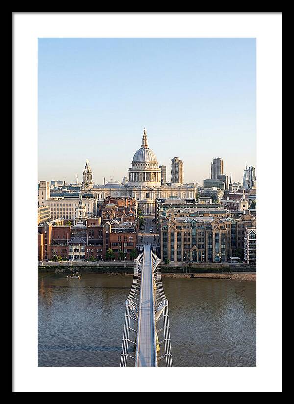 Londons Iconic St Pauls Cathedral